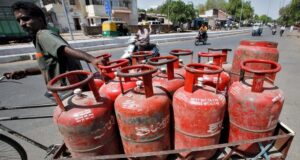 एमपी में LPG संकट बढ़ा, रायसेन में चक्काजाम, उज्ज्वला सिलेंडर की बुकिंग में वृद्धि, इंडक्शन और इलेक्ट्रिक चूल्हों की मांग भी बढ़ी